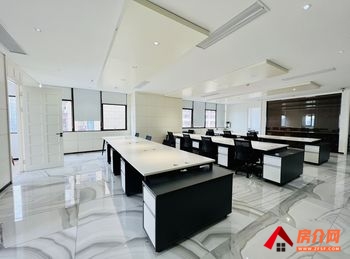 章贡八一四大道230m²商铺出租，参考报价：面议