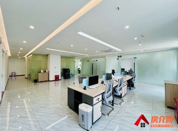 赣州章贡八一四大道400m²商铺出租，参考报价：面议