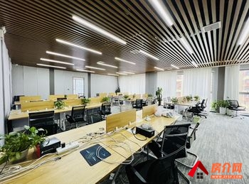 章贡八一四大道200m²商铺出租，参考报价：7200元/月