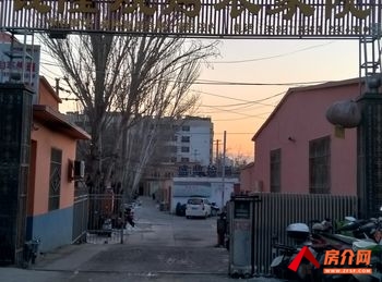 哈密天马购物中心400m²商铺转让，参考报价：面议