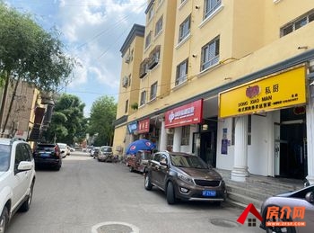 伊宁市伊宁市体育中心68m²商铺转让，参考报价：2600元/月