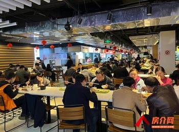 秦淮新街口15m²商铺出租，参考报价：4000元/月