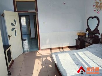（粮库家属楼(粮油交易中心住宅楼)小区房屋出租）双台子粮库家属楼(粮油交易中心住宅楼)，2室1厅房子出租(整租)，租金每月400元
