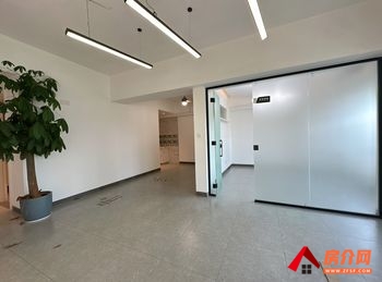中信南航大厦110m²写字楼出租，参考报价：5000元/月