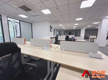 保利国际广场770m²写字楼出租，参考报价：面议