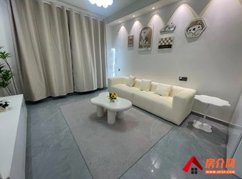 邗江光明铂悦华府，3室2厅房子出租(整租)，租金每月2500元