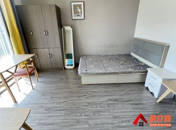 金凤中海半岛华府，3室2厅房子出租(合租)，租金每月600元