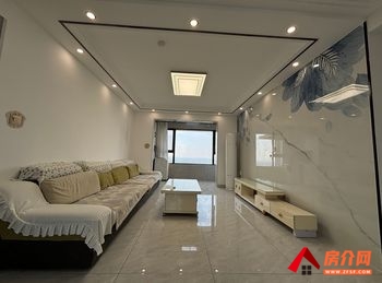 德城绿地城际空间站，3室2厅房子出租(整租)，租金每月1300元