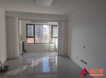 张店名悦豪庭东区，3室2厅二手房出售,报价：135万元