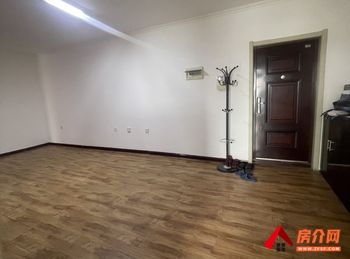 新抚财富广场，2室2厅房子出租(整租)，租金每月1700元