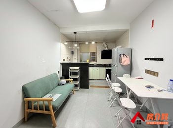 龙华国际贸易商务大厦，2室1厅房子出租(整租)，租金每月2000元