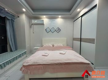 荆州区绿地铂骊公馆，1室1厅房子出租(整租)，租金每月899元