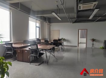 宏伟中心280m²写字楼出租，参考报价：5600元/月