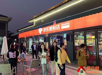 巩义巩义城区50m²商铺转让，参考报价：2000元/月