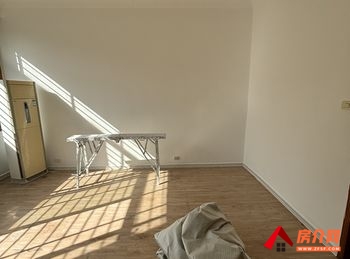 （文星路52号院小区房屋出租）鄂城文星路52号院，10室1厅房子出租(整租)，租金每月3300元