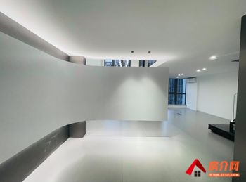 华润置地中心3期 >140m²写字楼出租，参考报价：5500元/月