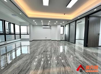 华润置地中心3期 >137m²写字楼出租，参考报价：6200元/月