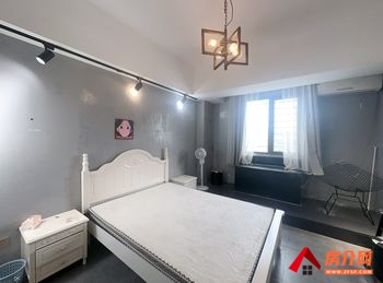 信州万达晶座，1室1厅房子出租(整租)，租金每月800元