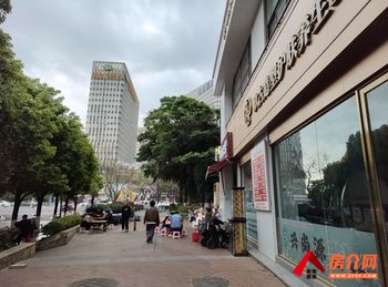 昆明西山前卫营700m²商铺出租，参考报价：面议