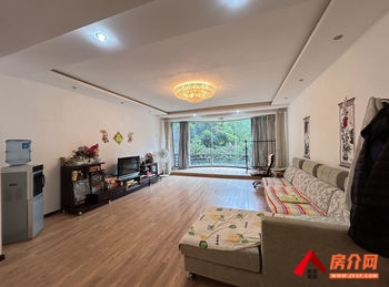 红河州公务员小区小区房屋出售，红河蒙自红河州公务员小区,4室2厅，报价：81.6万元