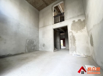 长桥左岸小区房屋出售，红河蒙自长桥左岸,6室2厅，报价：158万元