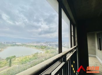 洲际华府小区房屋出售，红河蒙自洲际华府 4室2厅，报价：76万元