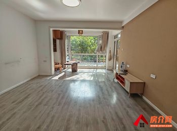 银海白沙郡小区房屋出售，盘龙银海白沙郡，3室2厅，报价：150万元