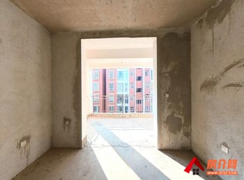 华泰盛景小区房屋出售，红河蒙自华泰盛景,3室2厅，报价：43.8万元