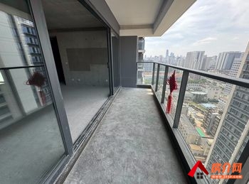 春城华府小区房屋出售，五华春城华府，3室2厅，报价：230万元