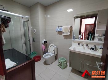 熙和小镇D区瑞福小区房屋出售，弥勒熙和小镇D区瑞福，7室4厅，报价：310万元