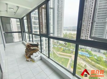 大华公园天下东湖苑小区房屋出售，昆明盘龙大华公园天下东湖苑 3室2厅，报价：90万元