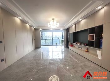 （翡翠湾小区二手房）盘龙翡翠湾，4室2厅二手房出售,330万元