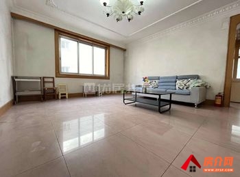 云山小区小区房屋出售，盘龙云山小区，3室2厅，报价：70万元