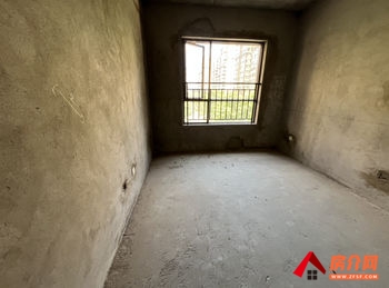 塞纳公馆伯爵小区房屋出售，红河蒙自塞纳公馆伯爵,3室2厅，报价：72.8万元