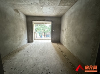 蒙自上海滩花园，3室2厅二手房出售,报价：45万元