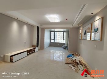 缙颐御璟名第小区房屋出售，耀州缙颐御璟名第，4室2厅，报价：108万元