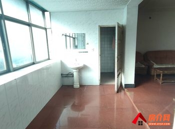 德政小区小区房屋出售，个旧德政小区，3室1厅，报价：11.6万元