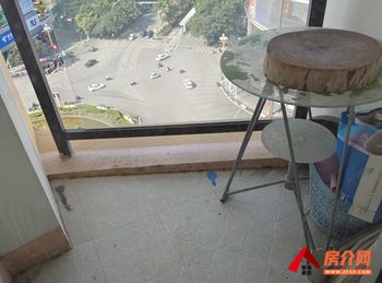 蒙自俊豪中央大街一期，1室1厅房子出租(整租)，租金每月850元