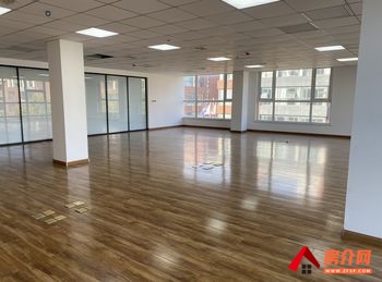 京港中心190m²写字楼出租，参考报价：2600元/月