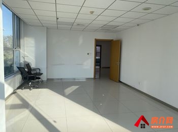 京港中心63m²写字楼出租，参考报价：862元/月