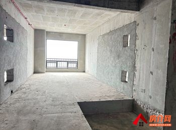 昆明百集龙(商住楼) >1305m²写字楼出售，参考报价：620万元