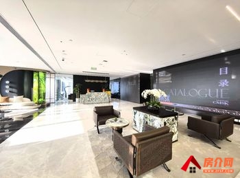 昆明招商总部大厦 >700m²写字楼出售，参考报价：525万元