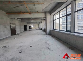 万科翡翠(商住楼) >202m²写字楼出售，参考报价：113万元