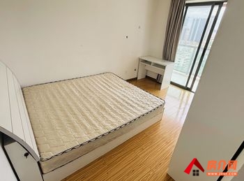 昆明五华人民路壹号广场小区,3室2厅房子出租(合租)，租金每月550元