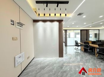 昆明欣都龙城写字楼 >186m²写字楼出租，参考报价：8370元/月