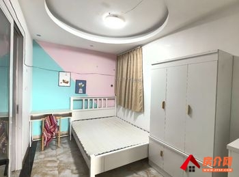 昆明官渡海伦国际洛林区 4室2厅房子出租(合租)，租金每月500元