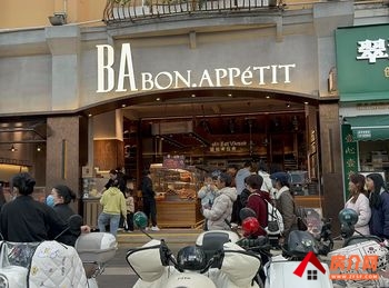昆明五华小西门86m²商铺出售，参考报价：67万元