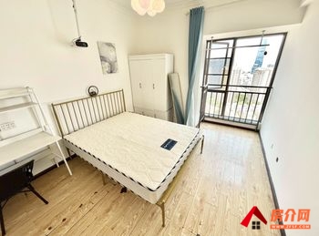 西山凤凰御景，3室2厅房子出租(合租)，租金每月500元