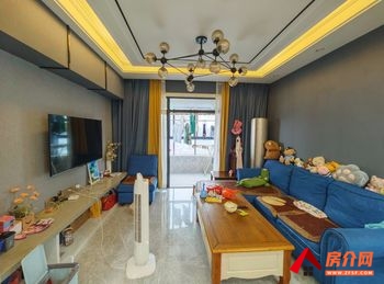 君悦青山湖小区房屋出售，东湖君悦青山湖，3室2厅，报价：139万元