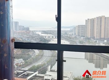 鼎融国际广场小区房屋出售，福鼎鼎融国际广场，3室2厅，报价：139万元